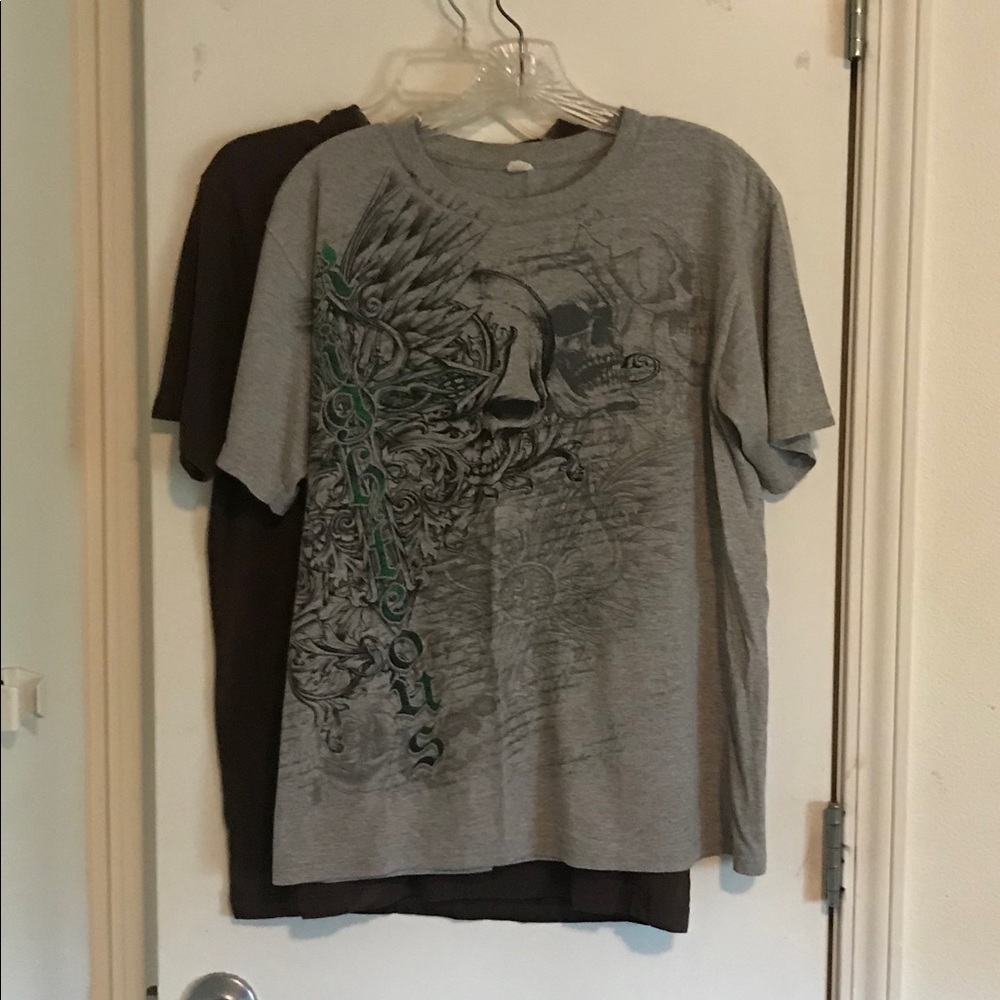 2 Men's M T-shirts